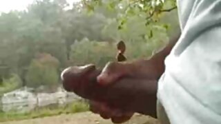 ಕಪ್ಪು ಕೂದಲಿನ ಕಿಂಕಿ ಸ ...