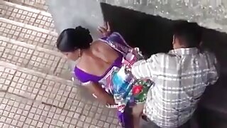 ಬಿಗಿಯಾದ ಹದಿಹರೆಯದ ಪುಸ ...